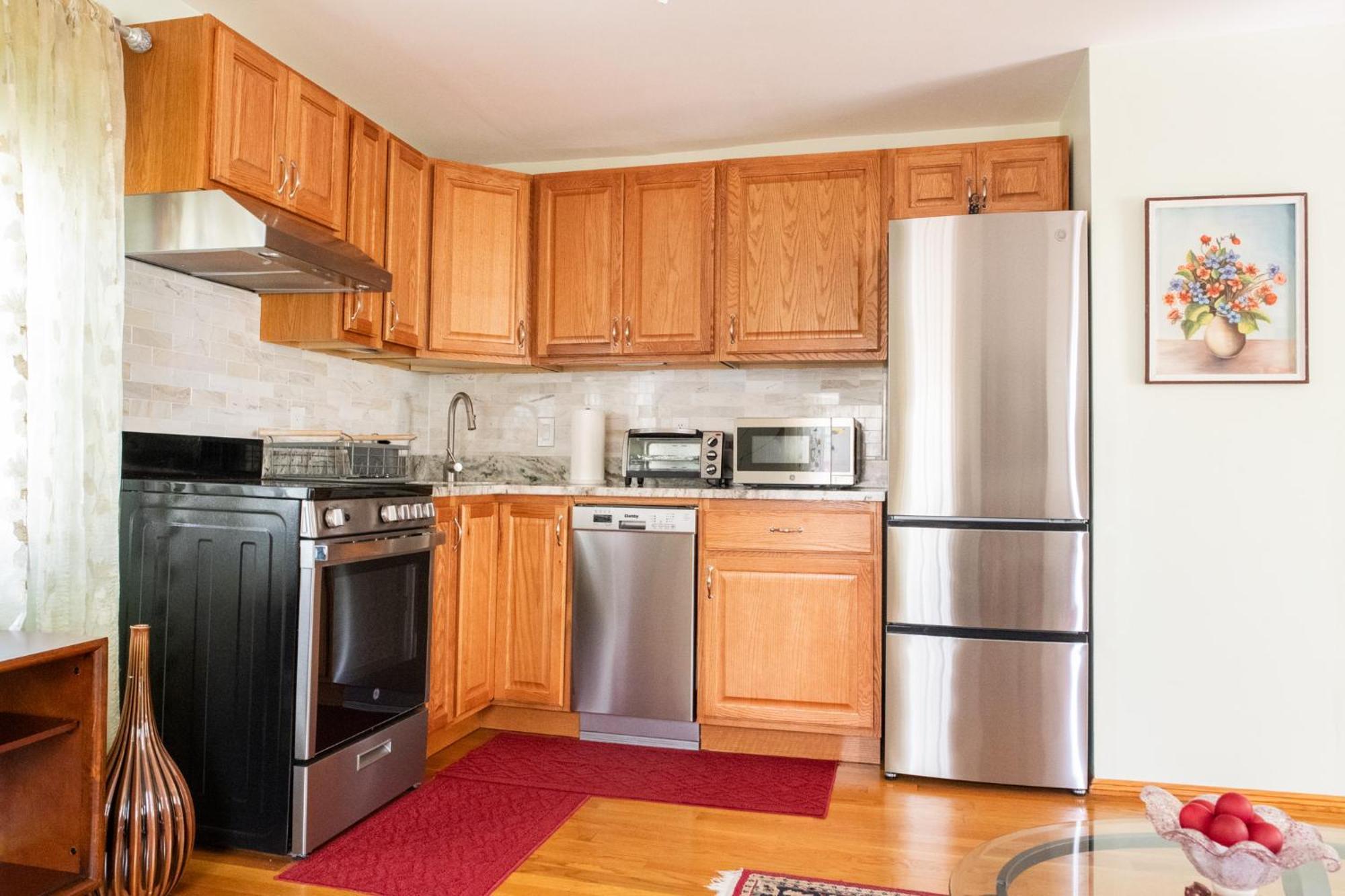 Beautiful Apartment-5 Beds-Full Kitchen-Parking-Super Clean! بوسطن المظهر الخارجي الصورة